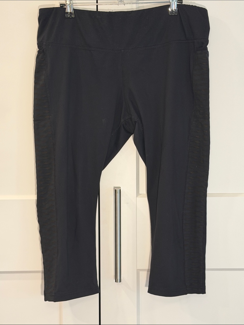Brooks Black Capri Leggings with Ribbed Side Panels